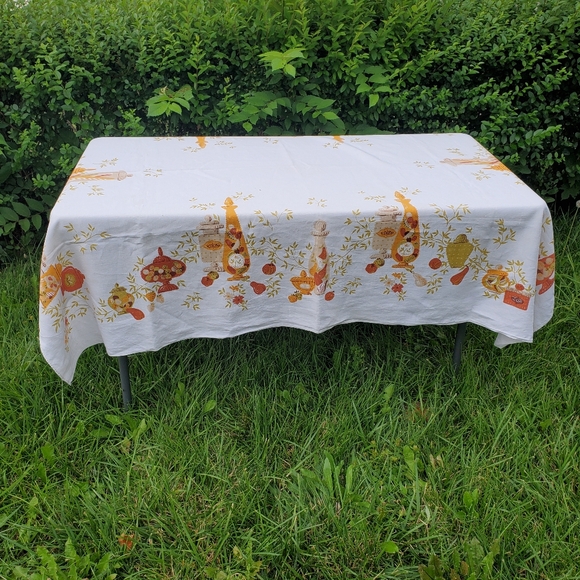 Picnic Basket Jars Vegetables Tablecloth Beige Orange Vintage 67"x52" Rectangle - Picture 2 of 9